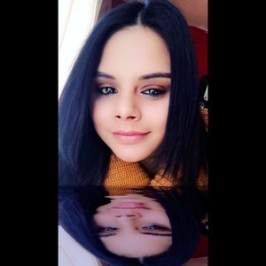 Meet your Posher, Lorenza